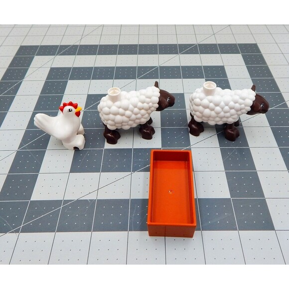 Lego Large Farm Set 45007 Dark Brown Sheep with Woolly Coat Hen Trough - Picture 5 of 8